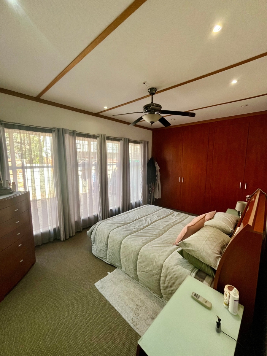 4 Bedroom Property for Sale in Wilkoppies North West